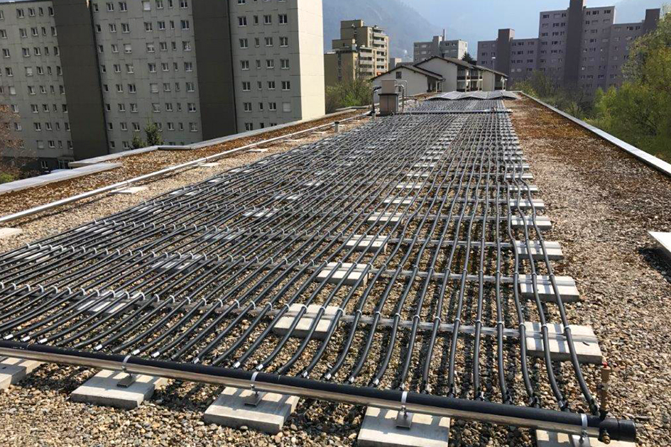 Solarabsorber zur Nutzung von Umweltenergie für Anergie-Netze und Wärmepumpenanlagen